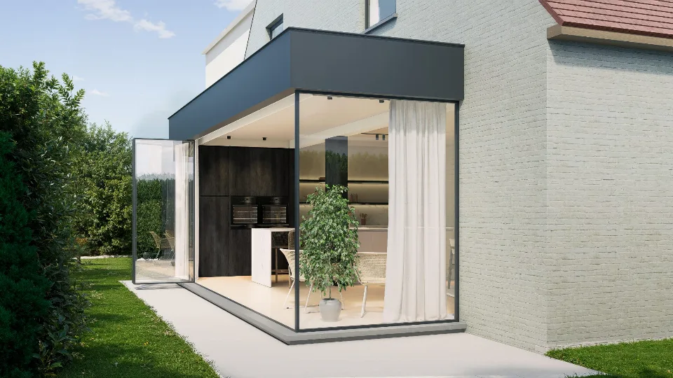 Tuinzicht bij de gerenoveerde woning in Knokke-Heist